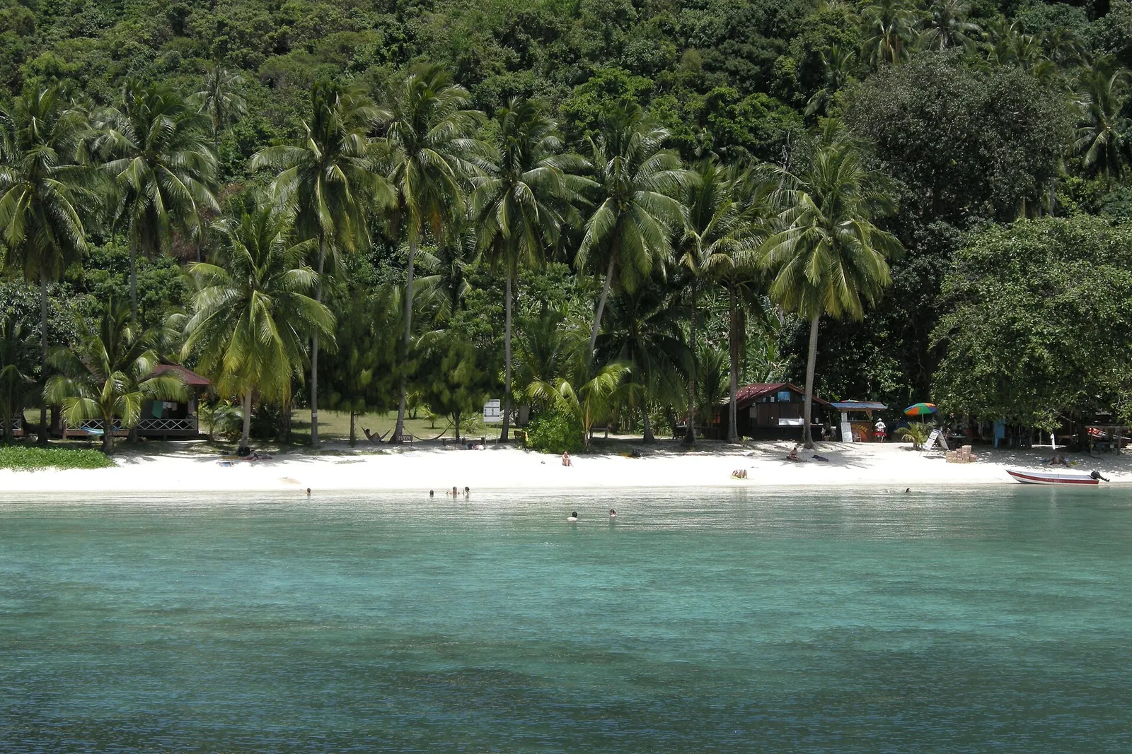 Pulau Perhentian Kecil (Island), Malaysia. Clear blue water with turquoise hues.